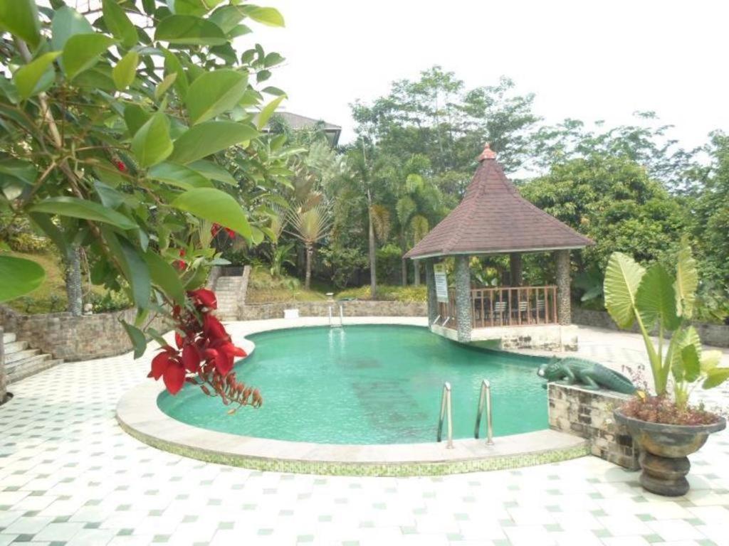 Green Wattana Hotel Sentul Богор Экстерьер фото