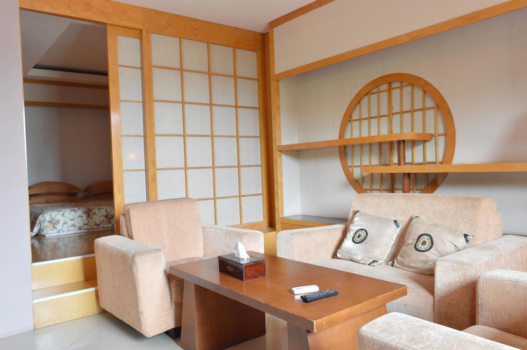 Green Wattana Hotel Sentul Богор Экстерьер фото