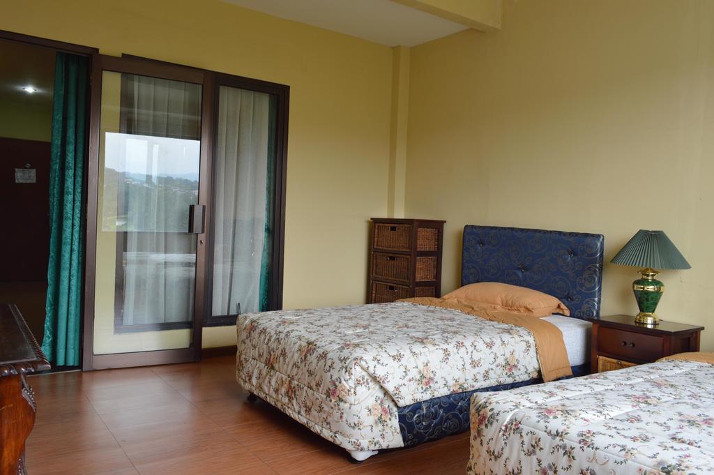 Green Wattana Hotel Sentul Богор Экстерьер фото