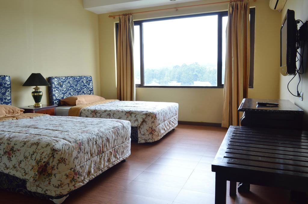 Green Wattana Hotel Sentul Богор Экстерьер фото