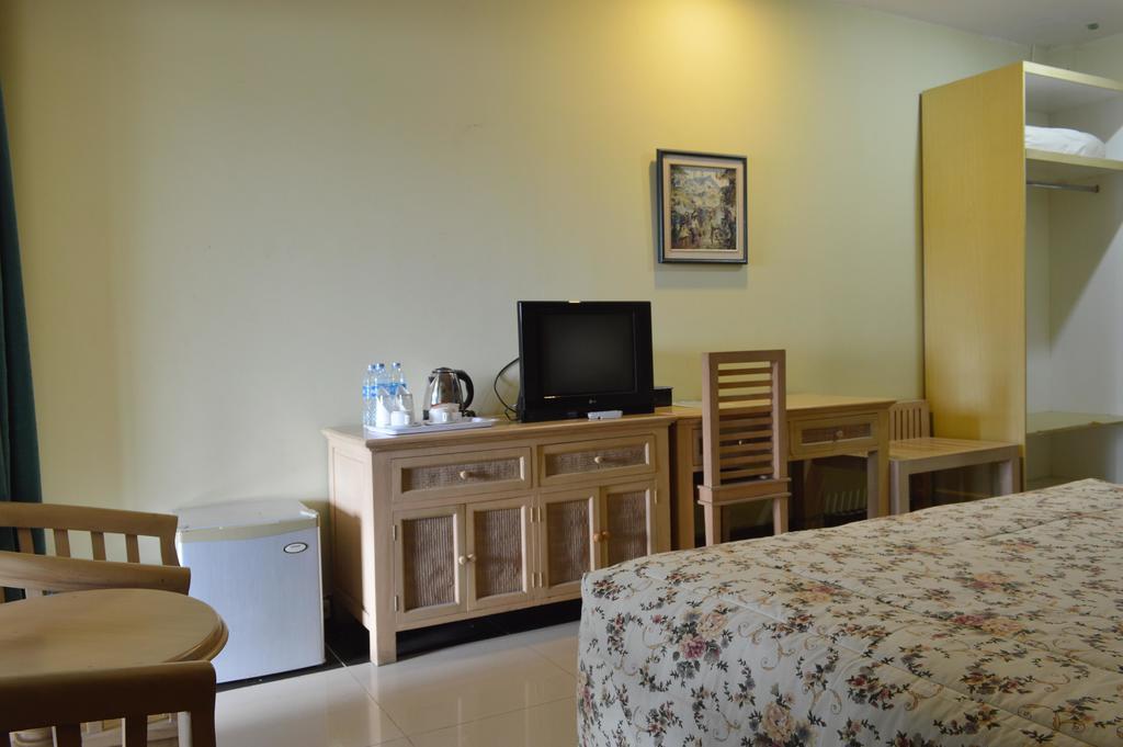 Green Wattana Hotel Sentul Богор Экстерьер фото