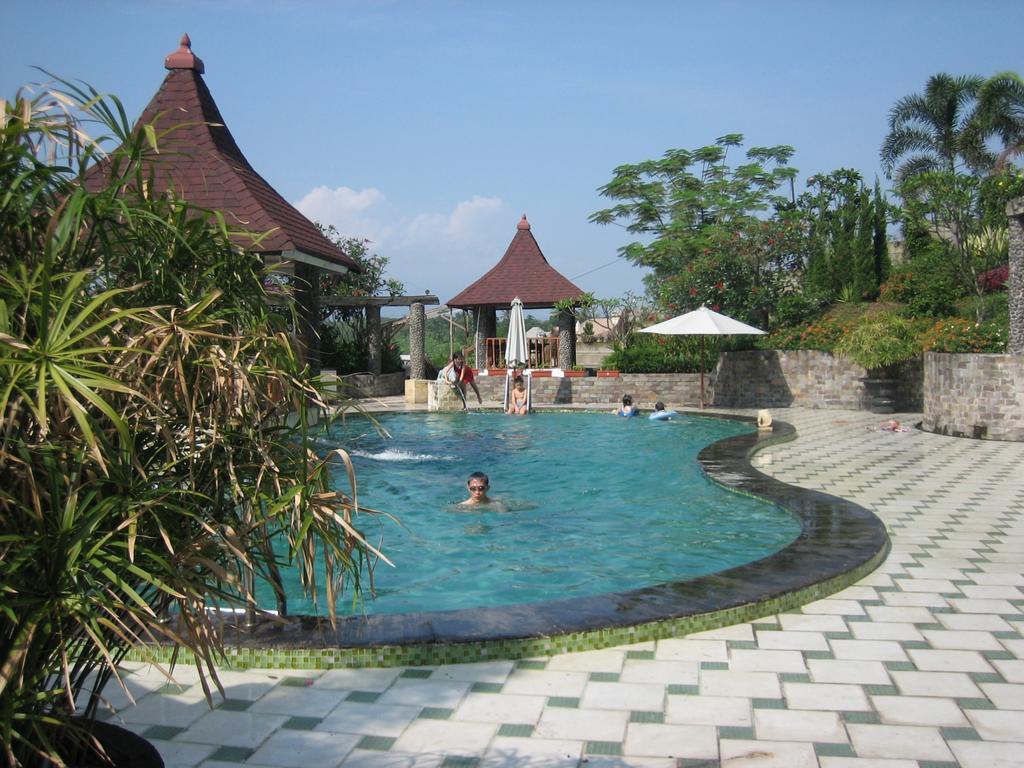 Green Wattana Hotel Sentul Богор Экстерьер фото