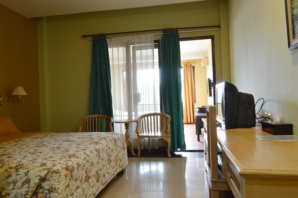 Green Wattana Hotel Sentul Богор Экстерьер фото