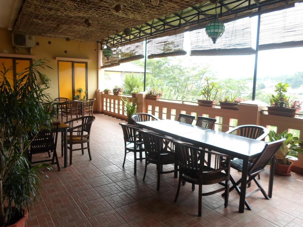 Green Wattana Hotel Sentul Богор Экстерьер фото
