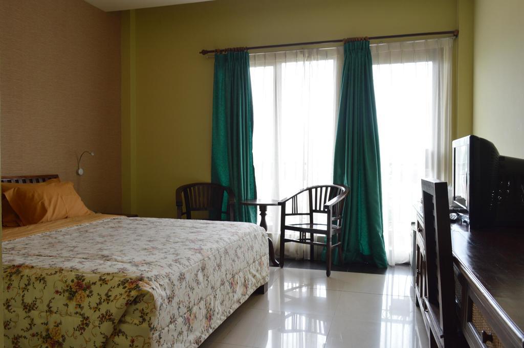Green Wattana Hotel Sentul Богор Экстерьер фото