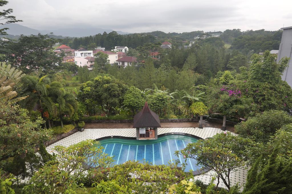 Green Wattana Hotel Sentul Богор Экстерьер фото