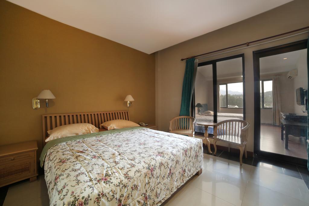 Green Wattana Hotel Sentul Богор Экстерьер фото